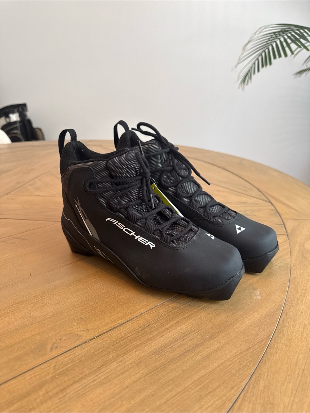 Fischer XC Sport Cross Country Ski Boot Unisex 39 Black S23517